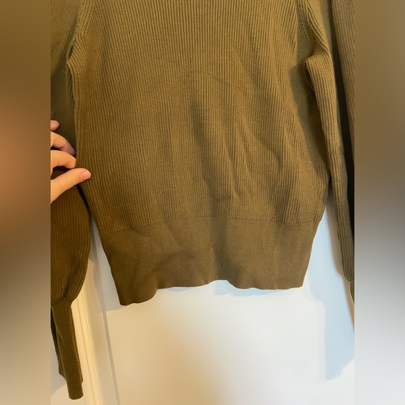 NWT Banana Republic Ribbed Relaxed Puff Sleeve Sweater in Cargo Olive Sz M - Picture 4 of 12